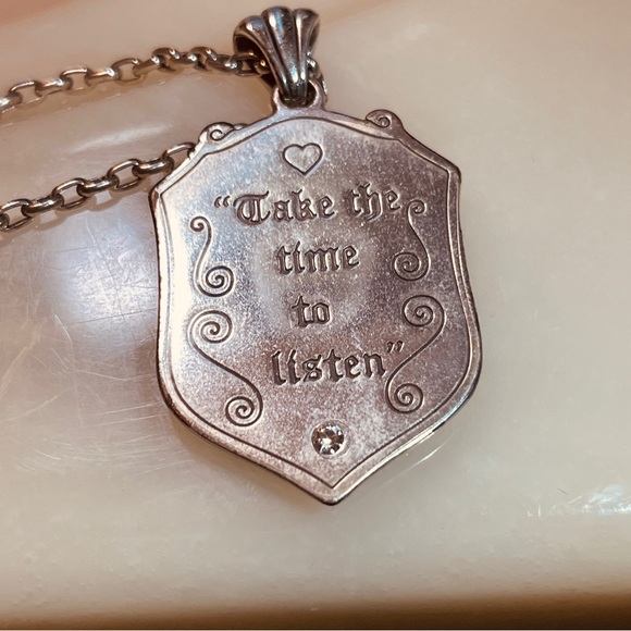 🙏Beautiful Piece of History! Vintage Christian Emblem Necklace! - Picture 4 of 8